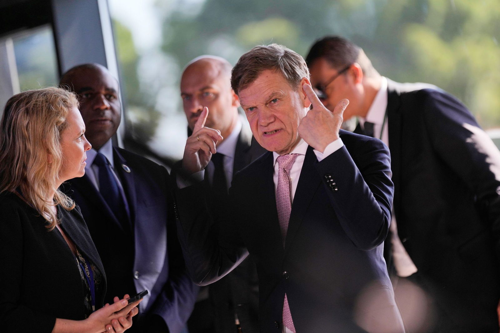 Außenminister Wadephul hat nicht nur die Opposition überrascht. 