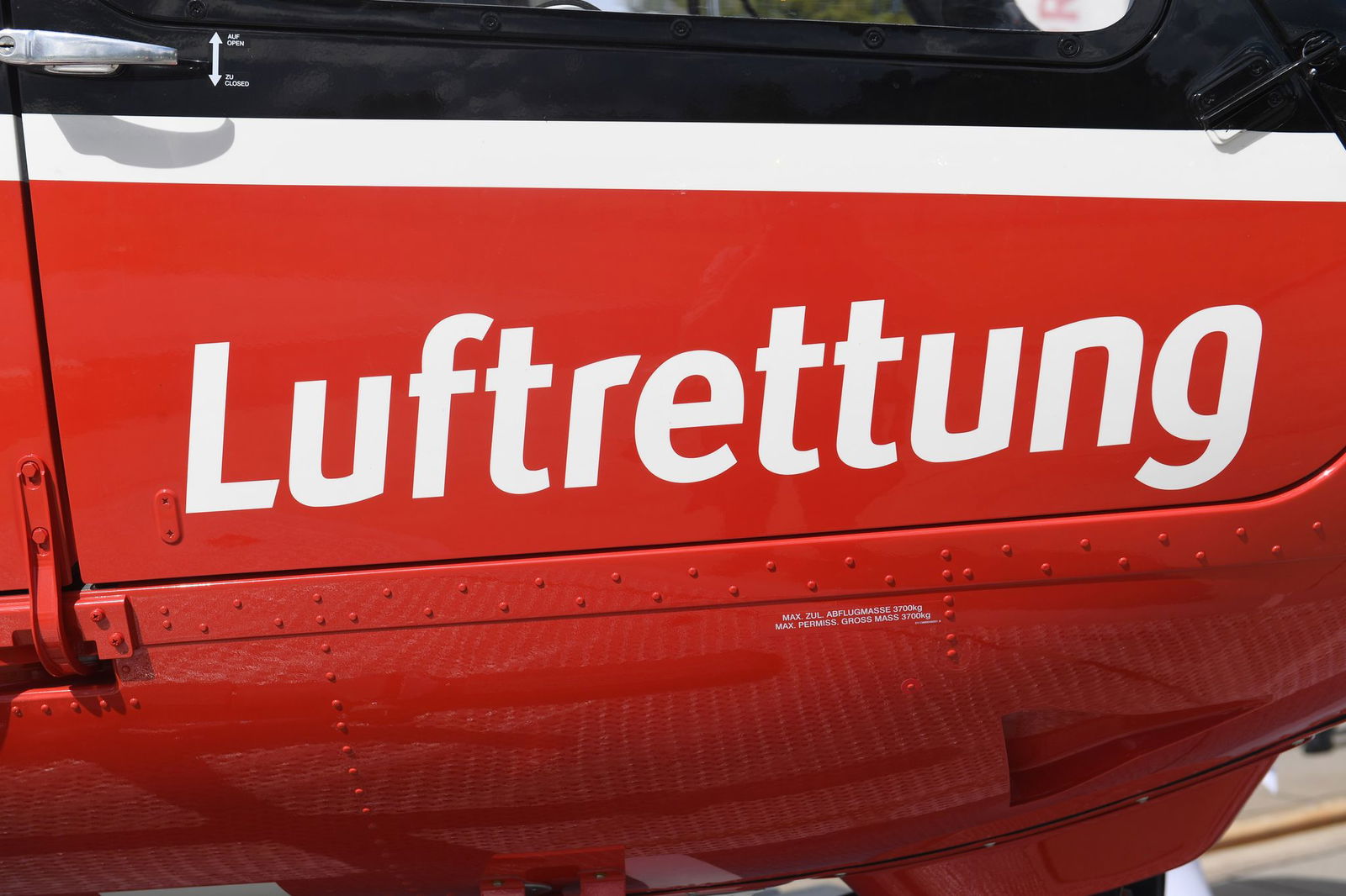 Ein Hubschrauber brachte den Schwerverletzten in ein Krankenhaus. (Symbolbild)