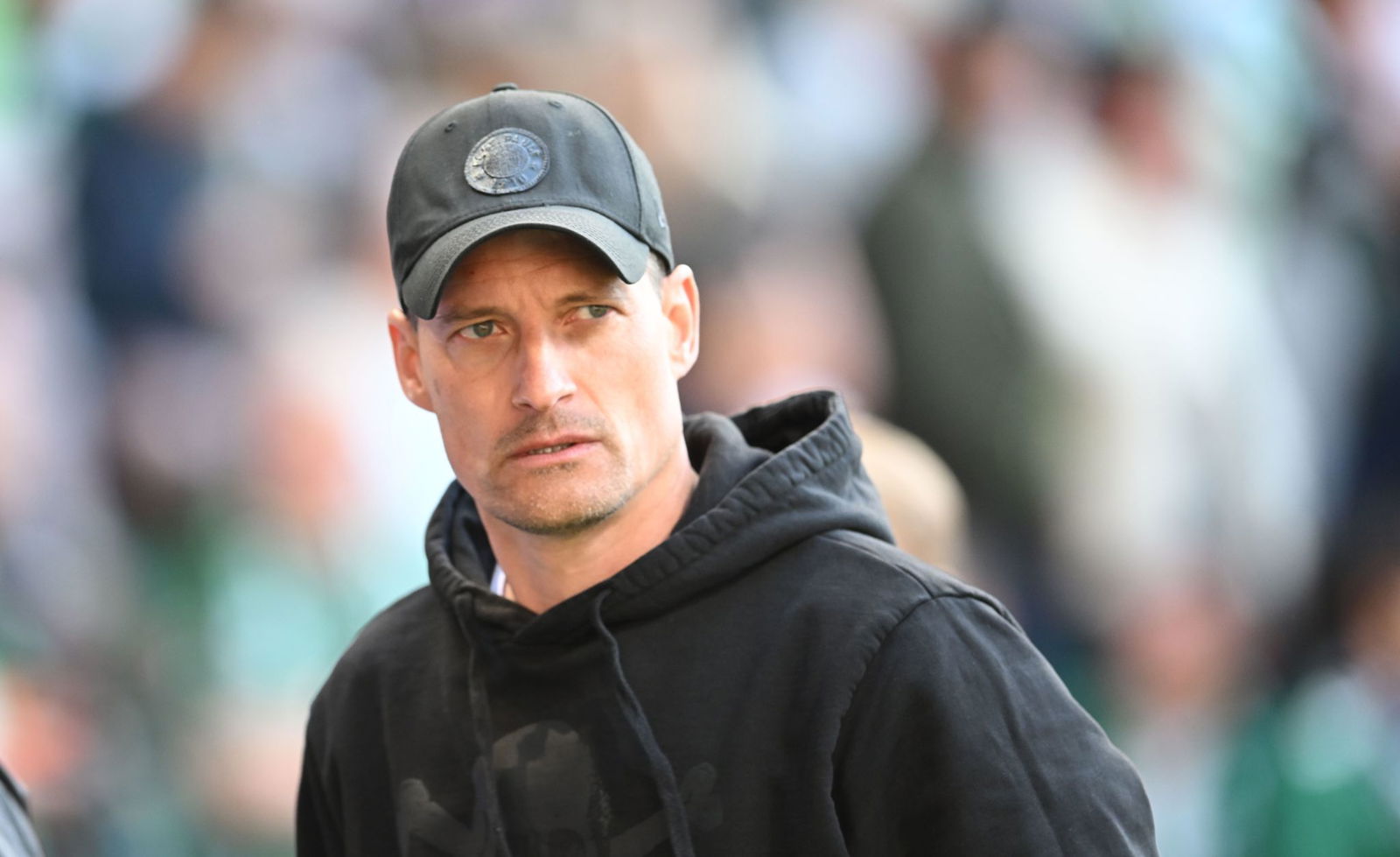 Gibt trotz guter Ausgangssituation des FC St. Pauli den Mahner: Trainer Alexander Blessin.  