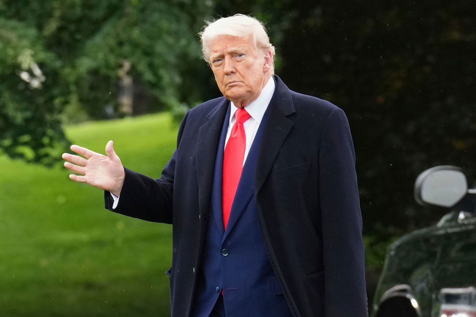 Trump macht sich auf den Weg zu seinem Krypto-Dinner.