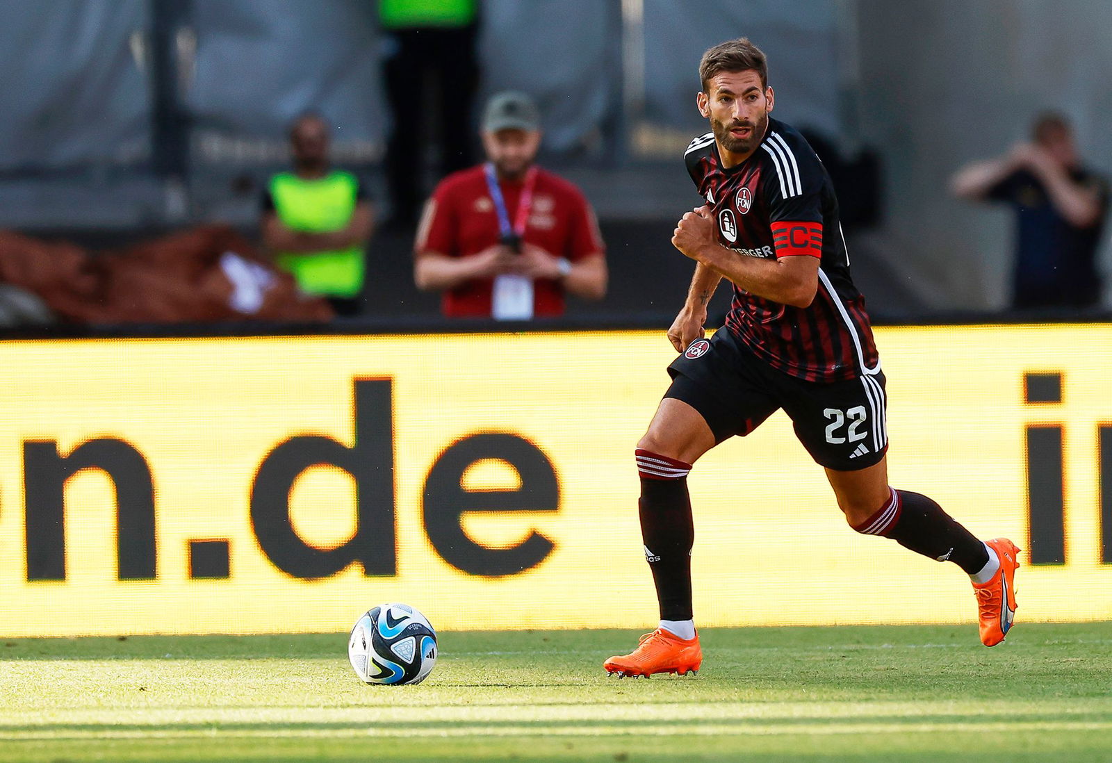  Enrico Valentini übernimmt die U14 beim 1. FC Nürnberg.