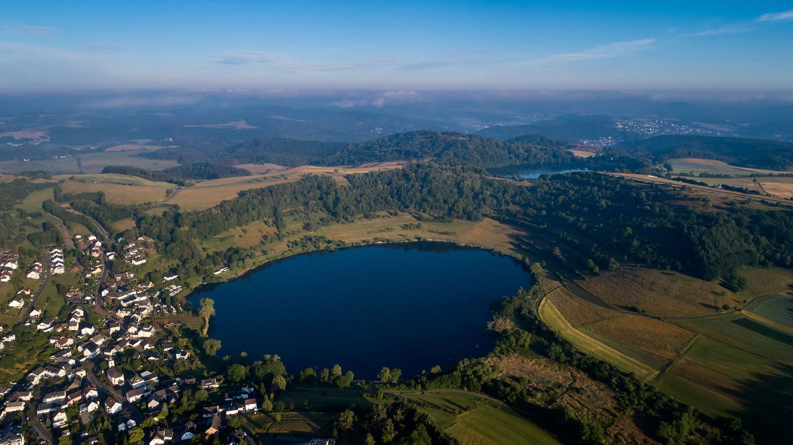 Forscher haben unter der Erde bisher unbekannte Maare in der Vulkaneifel entdeckt. (Archivbild) 