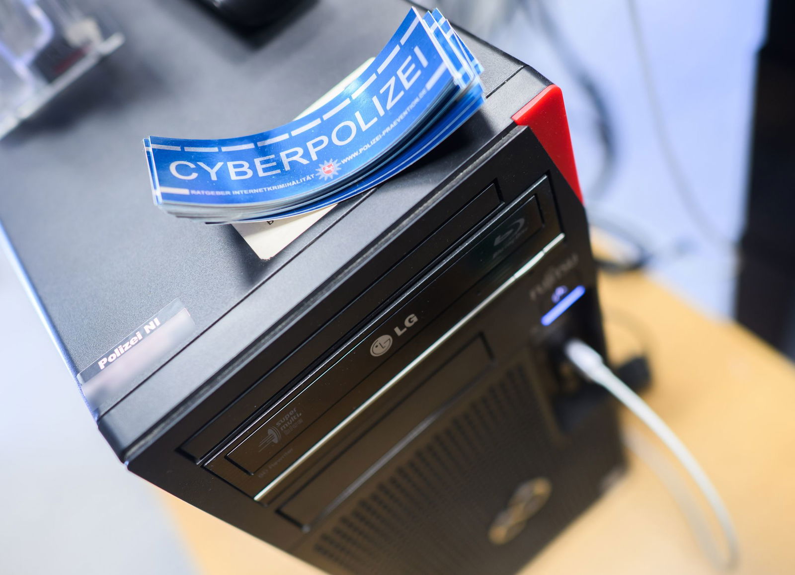 Die GdP Rheinland-Pfalz fordert eine modernere Ausstattung, um im digitalen Raum mithalten zu können. (Symbolbild)