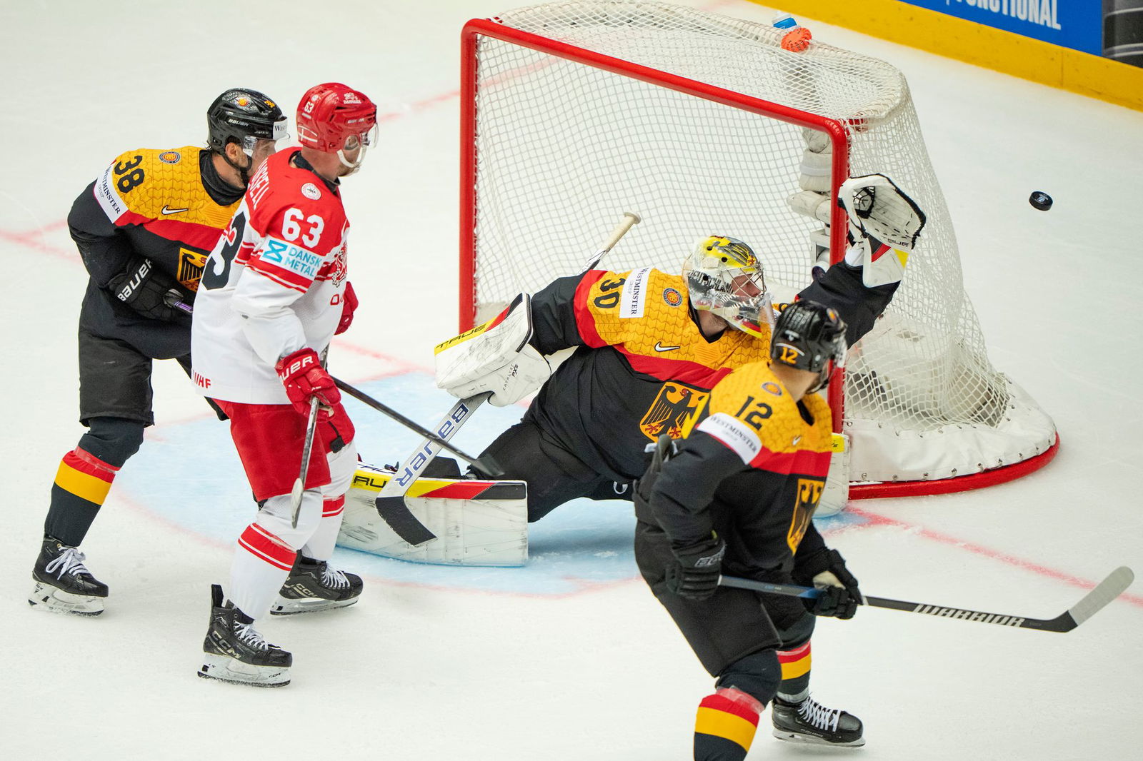 Torhüter Philipp Grubauer überzeugt gegen Dänemark.
