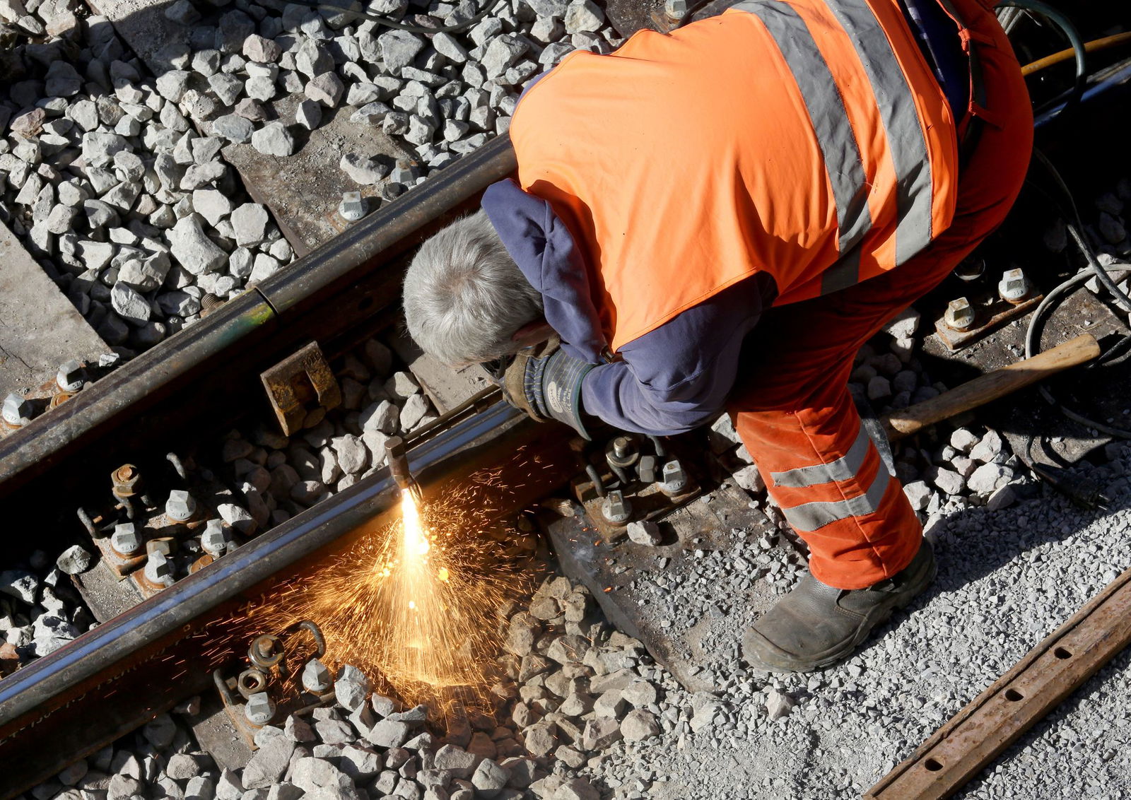 Die Deutsche Bahn baut an mehreren Stellen der Rheinstrecke zwischen Koblenz und Mainz. (Symbolfoto)