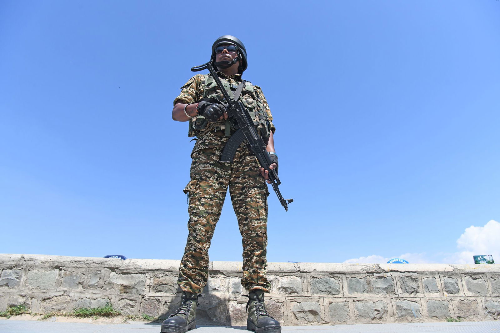 Zwischen Indien und Pakistan gilt seit Samstag eine Waffenruhe - die wohl durch US-Druck im Bereich der Handelspolitik entstanden ist.