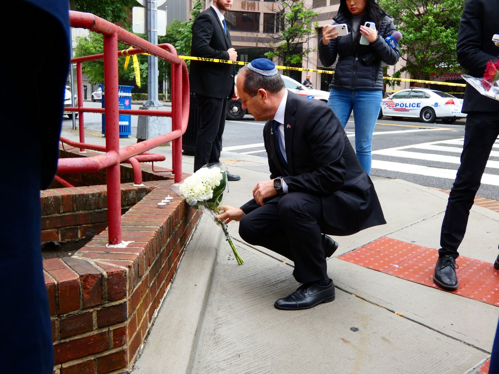 Die tödliche Attacke hatte großes Entsetzen ausgelöst. Der junge Mann und die junge Frau - ein Paar kurz vor der Verlobung - wurden nach einer Veranstaltung im Jüdischen Museum in der US-Hauptstadt erschossen. 