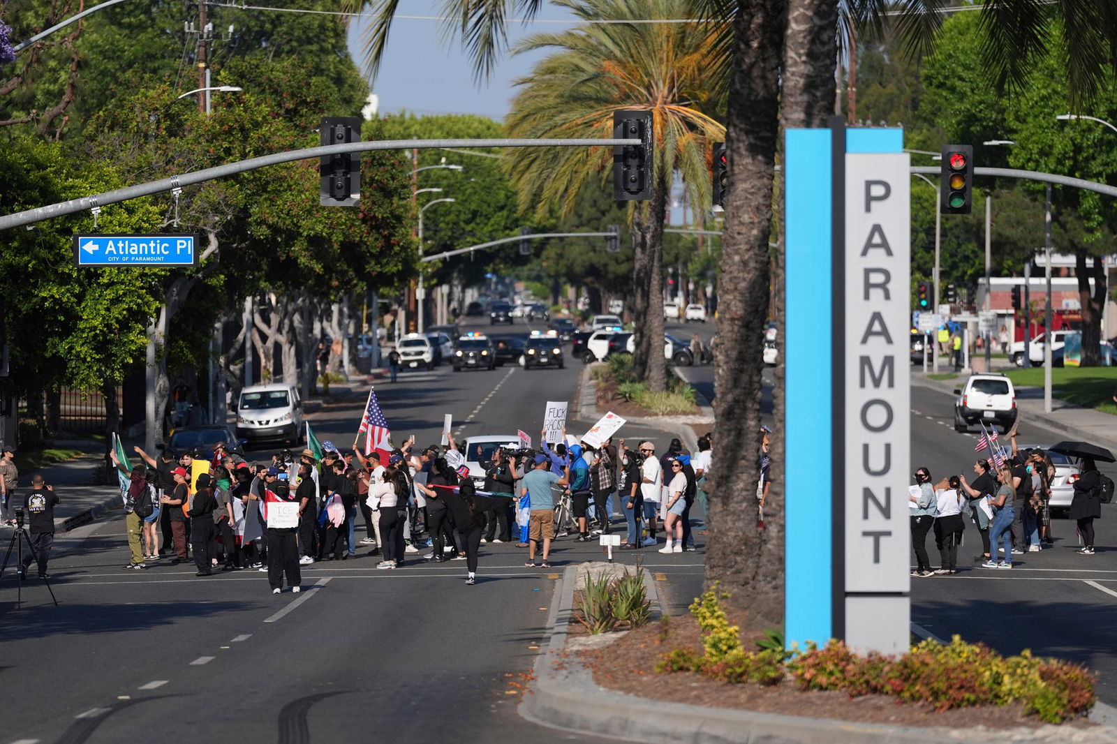 Seit Tagen laufen die Demonstrationen im Großraum Los Angeles - wie hier in Paramount.