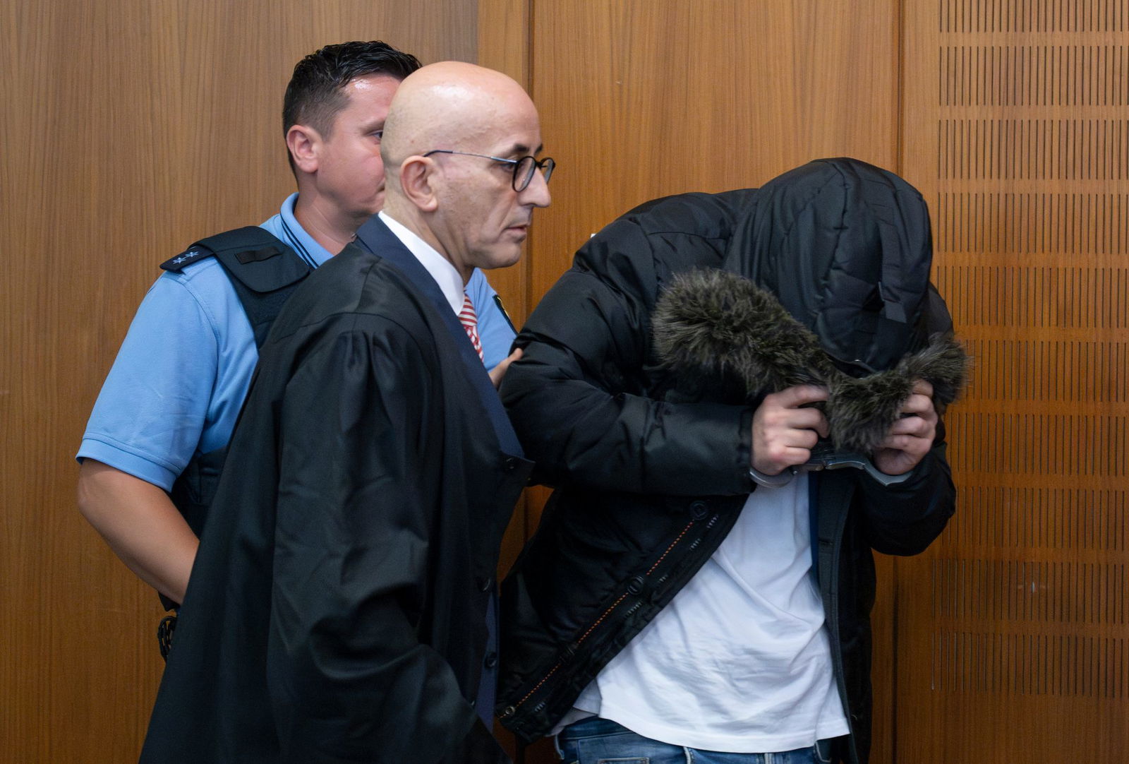 Für den heute 40-jährigen Angeklagten wurde die Unterbringung in Sicherungsverwahrung verhängt. 