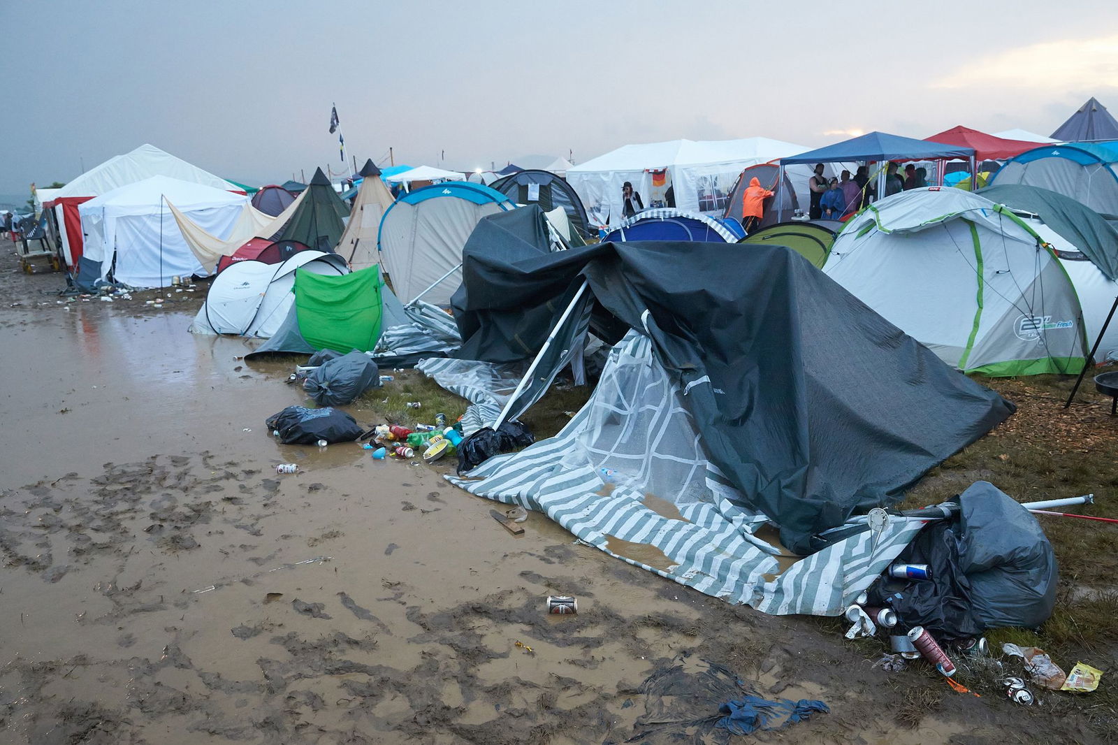 Gewitter, Regen und Unwetter haben einigen Festivals in der Vergangenheit zugesetzt. (Archivbild)