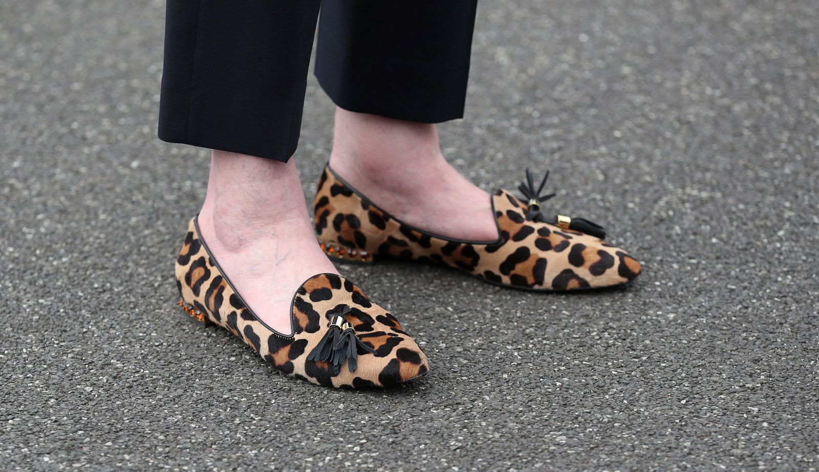 Auch Schuhe können Leo-Look - diese hier gehören der früheren britischen Premierministerin Theresa May. (Foto von 2017)