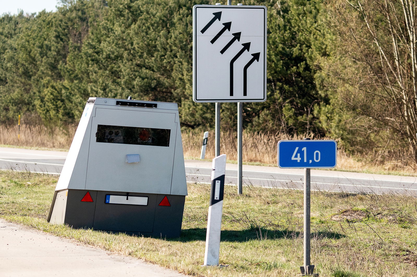 Blitzer am Straßenrand