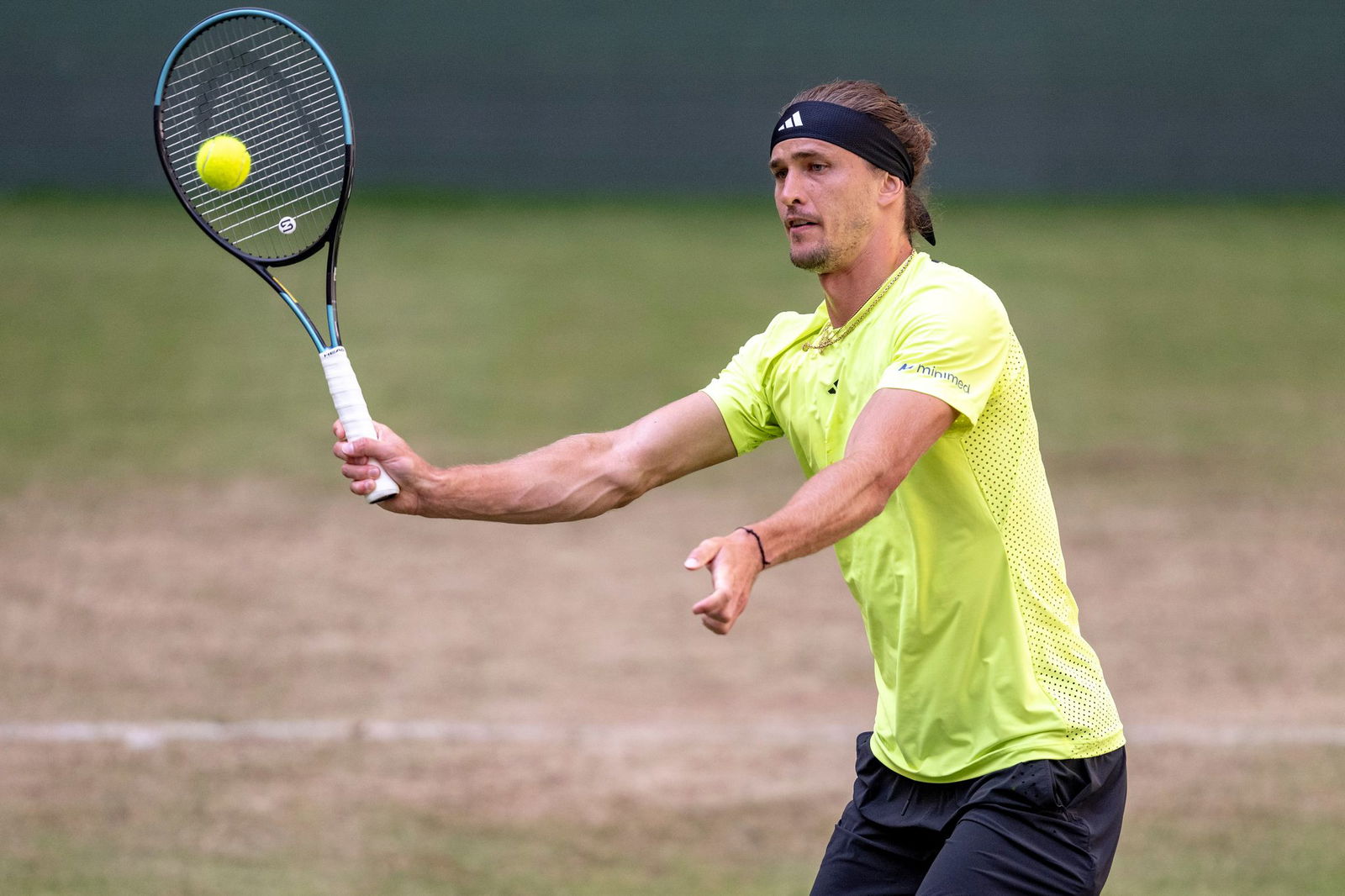 Alexander Zverev hat sich in Halle ins Viertelfinale gekämpft.