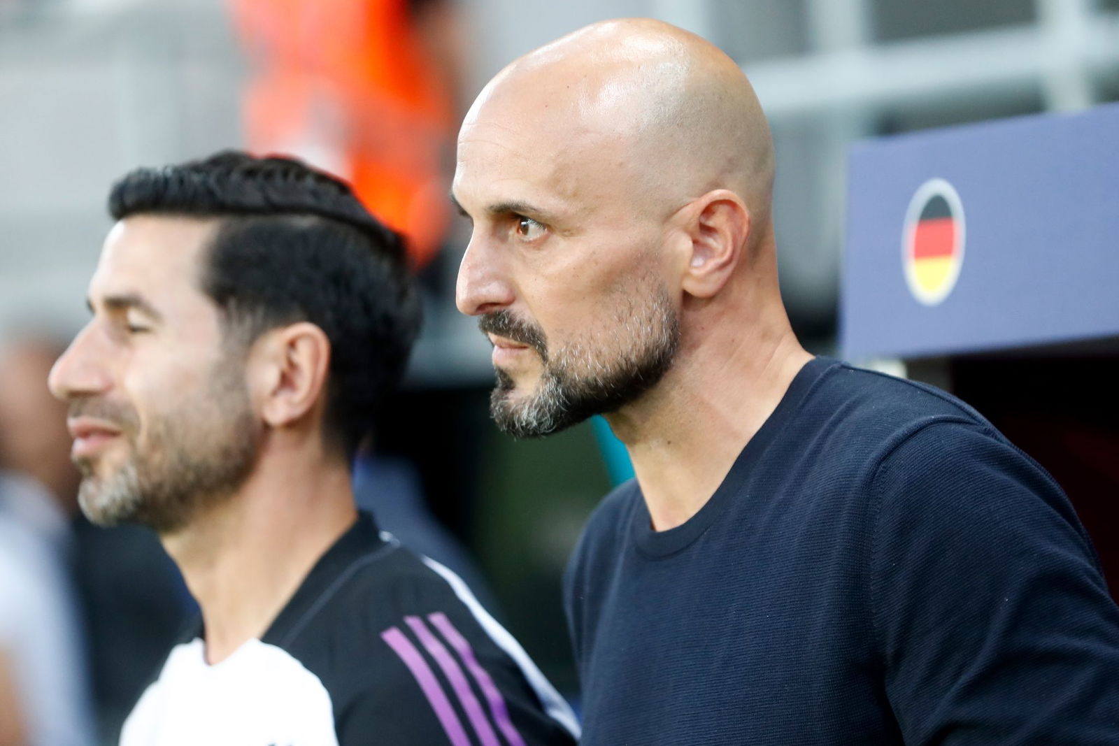 U21-Nationaltrainer Antonio Di Salvo (r) erlebte einen höchst intensiven Abend.