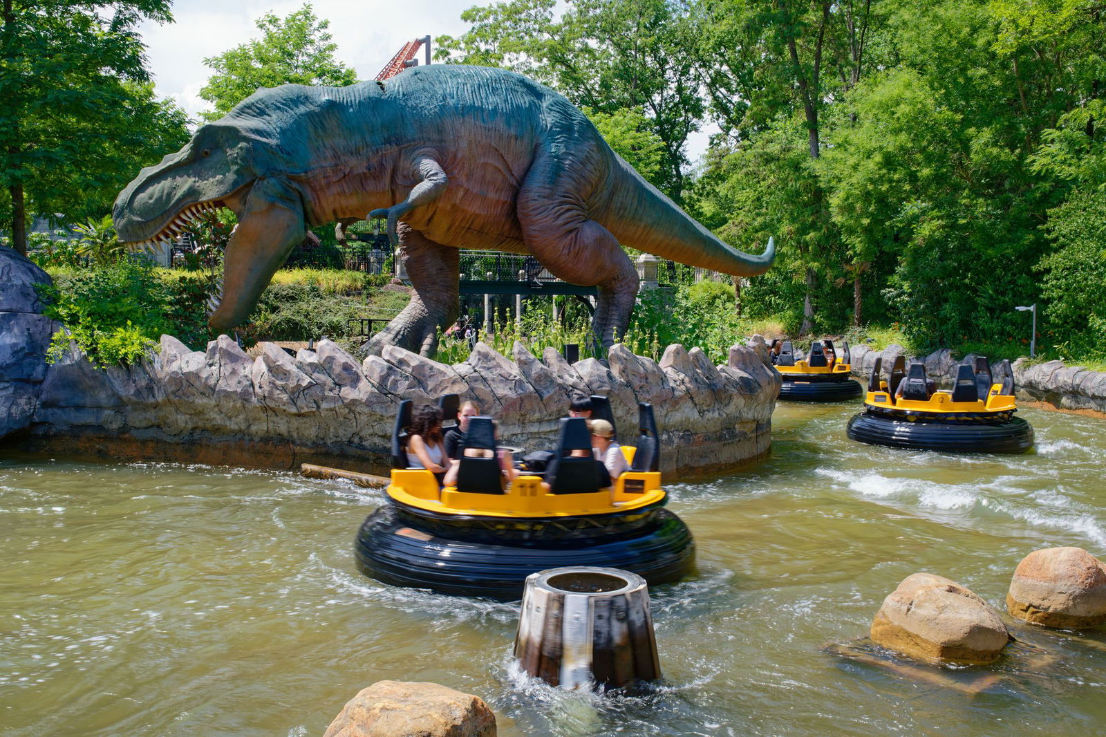 Die Rafting-Attraktion «DinoSplash» hat eine Bahnlänge von 500 Metern.
