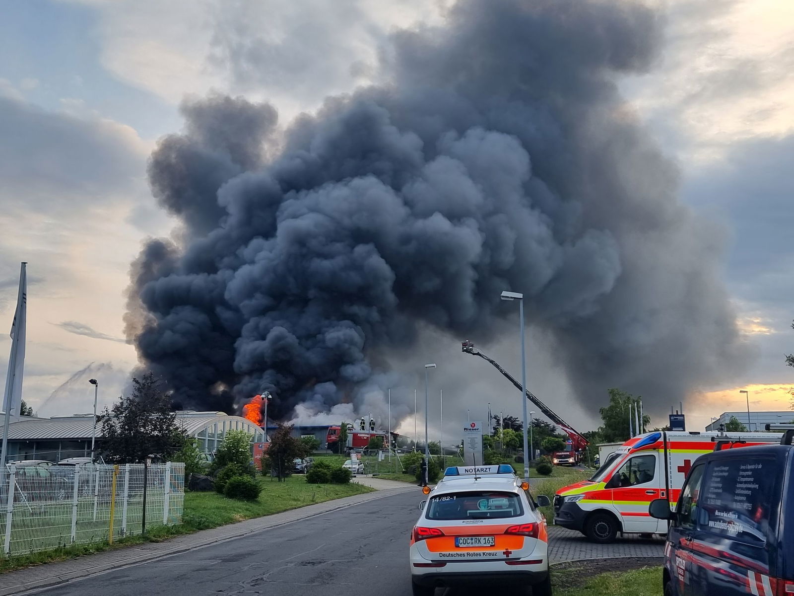 Über Kottenheim stand eine große Rauchwolke. 