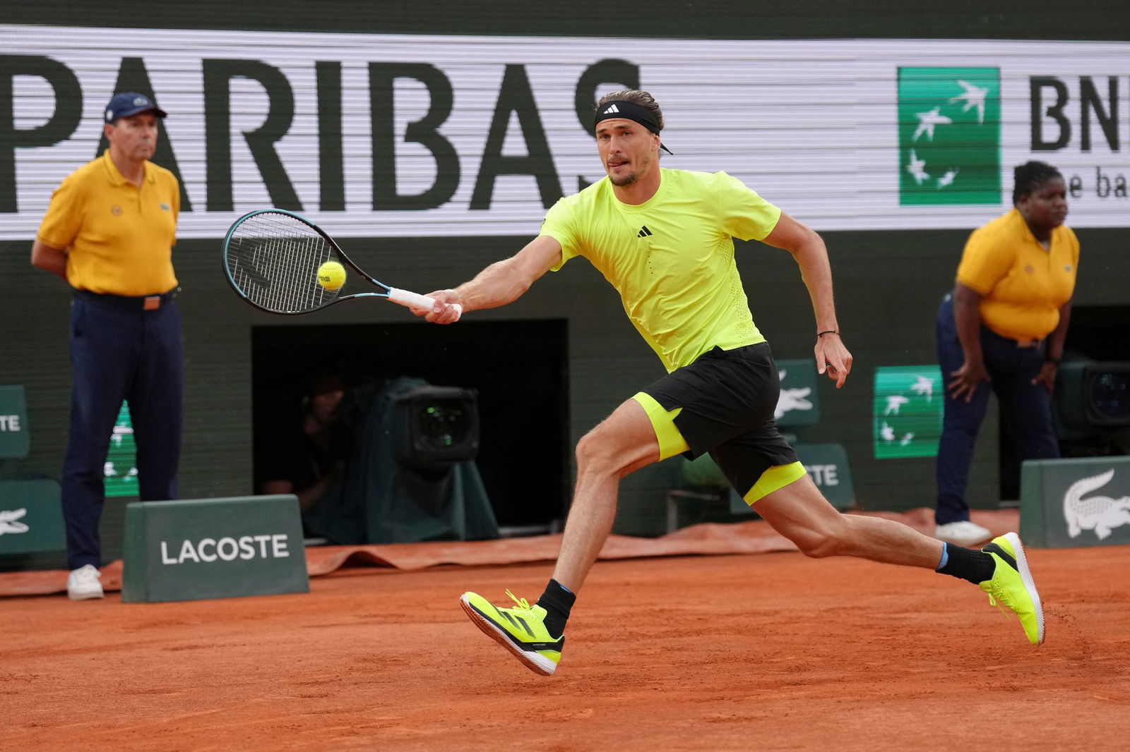 Alexander Zverev läuft Bällen und Zielen weiter hinterher.
