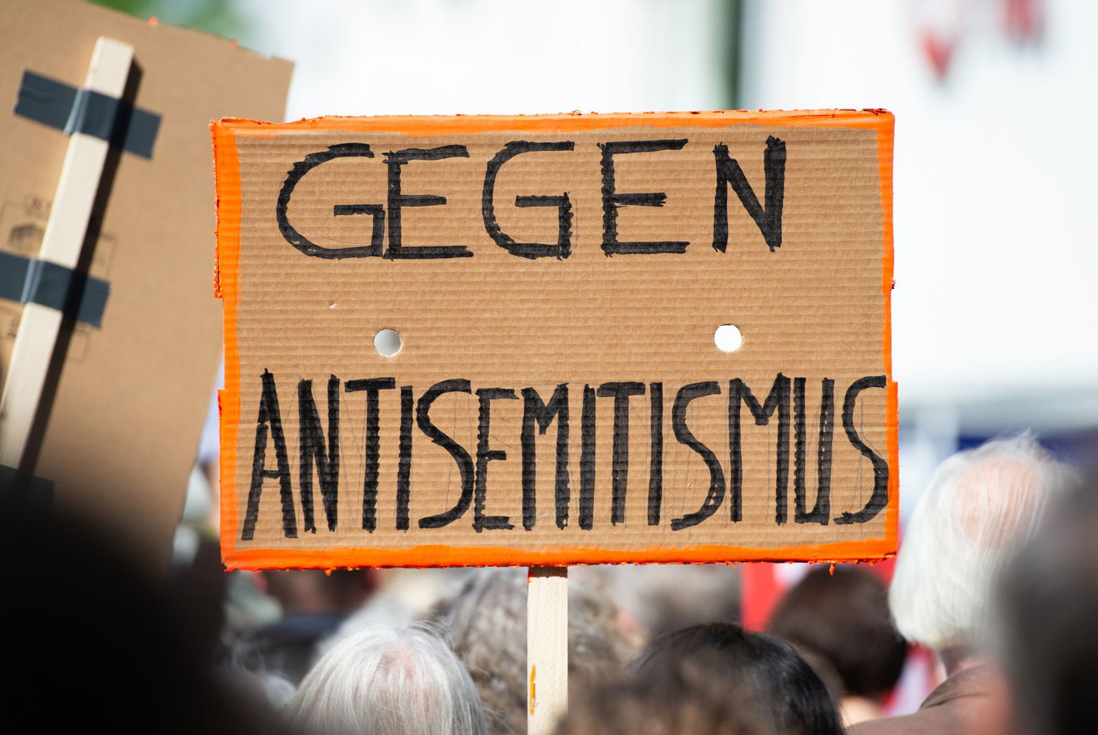 Viele Menschen in Deutschland wenden sich gegen Antisemitismus - im Alltag gibt es dennoch Tausende Vorfälle. (Archivbild)