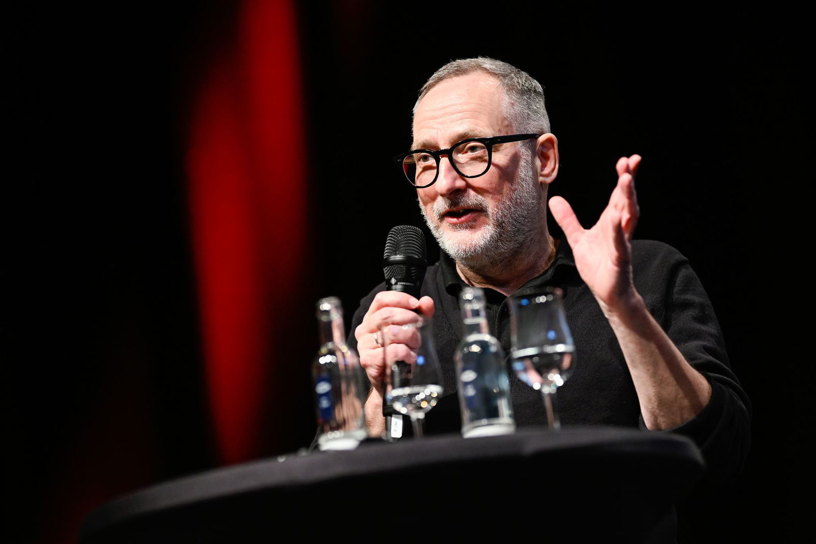 Autor Schimmelpfennig will aus seinem Stück "keine Ritterspiele" machen. (Archivfoto)