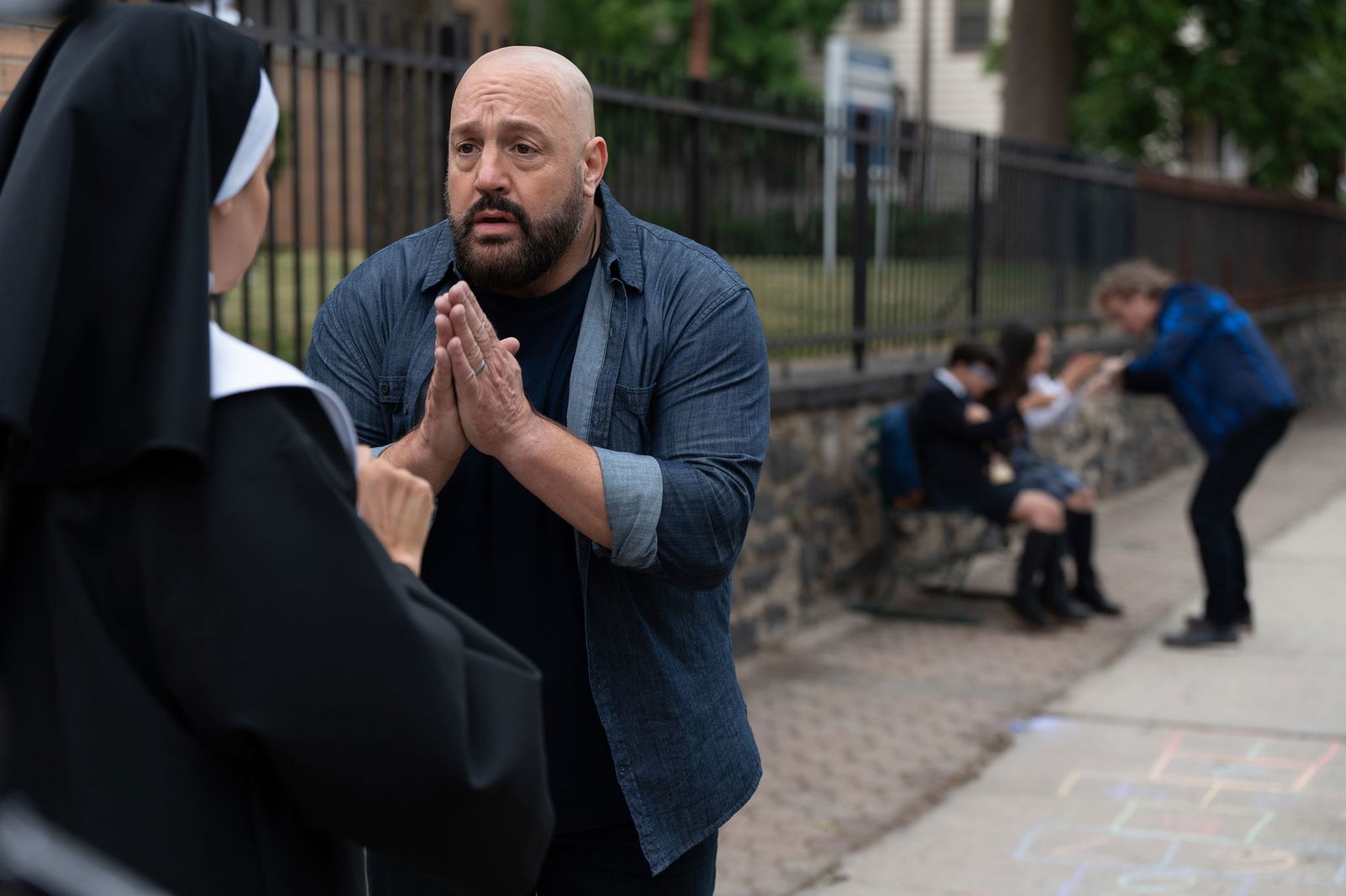 Kevin James (2.v.l.) als Ray Hayes.