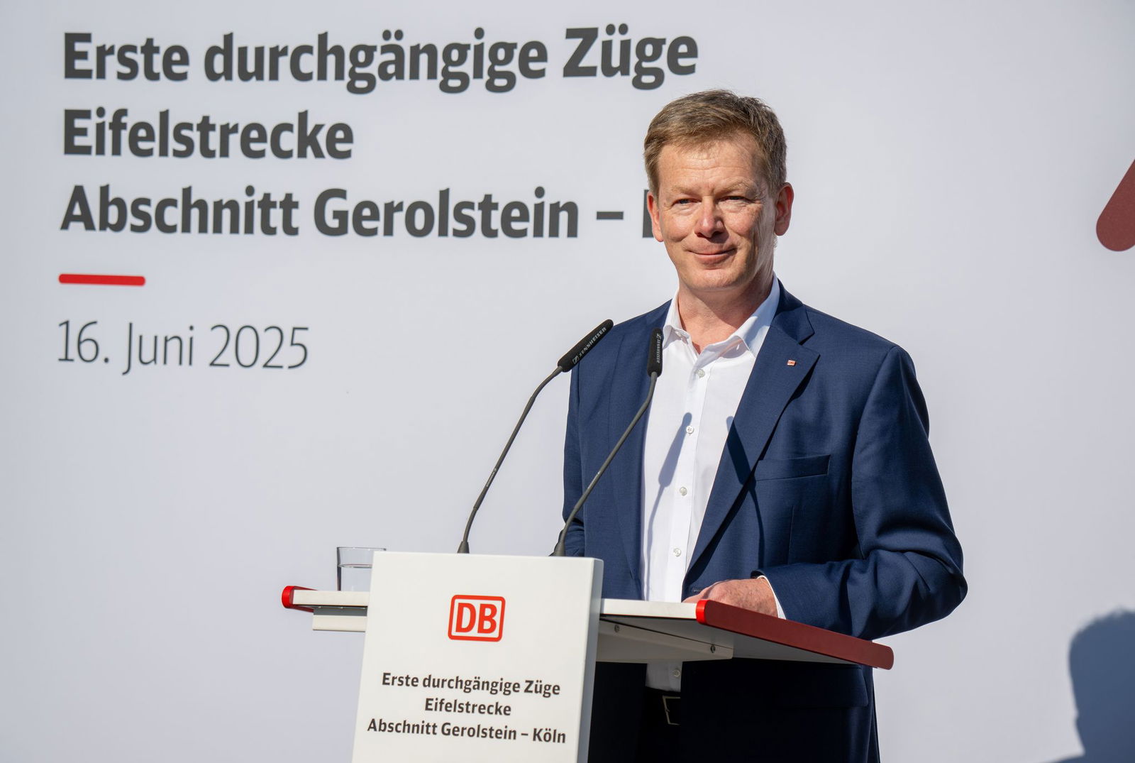 Bahnchef Richard Lutz nennt die Wiederaufnahme «einen echten Grund zur Freude».