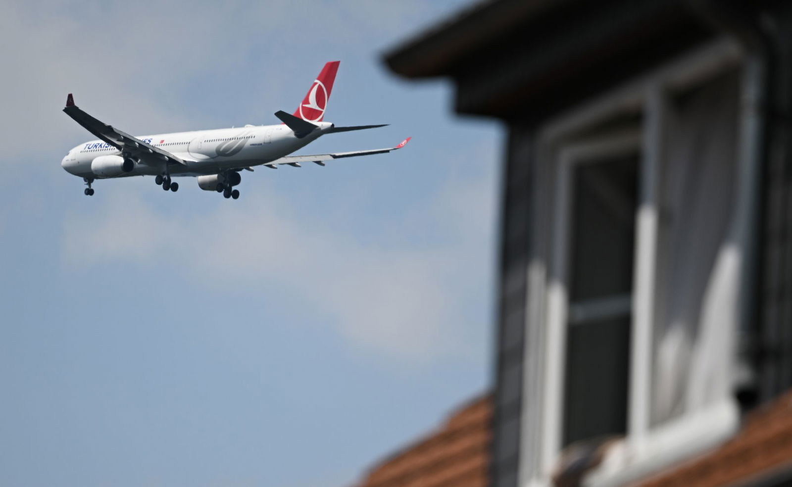 Die Verteilung des Fluglärms rund um den Frankfurter Flughafen ist immer wieder Thema heißer Debatten. (Archivfoto) 