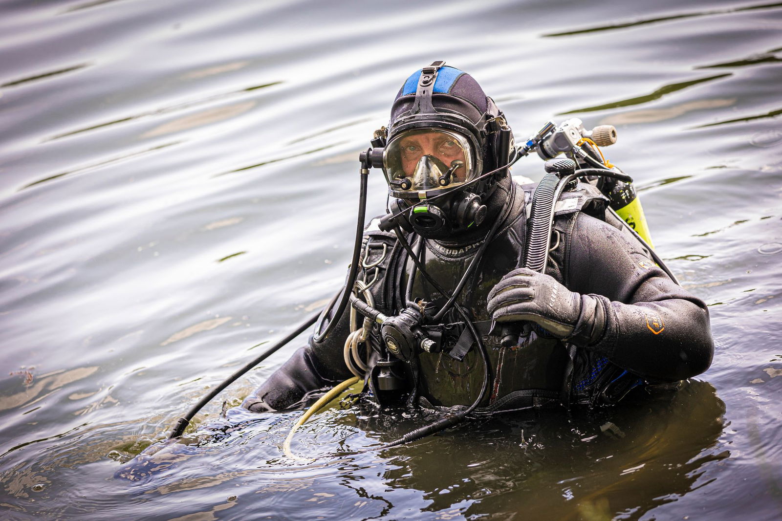 Auch Rettungstaucher sind bei einem tödlichen Badeunfall im rheinhessischen Altrheinsee zum Einsatz gekommen. (Symbolbild)