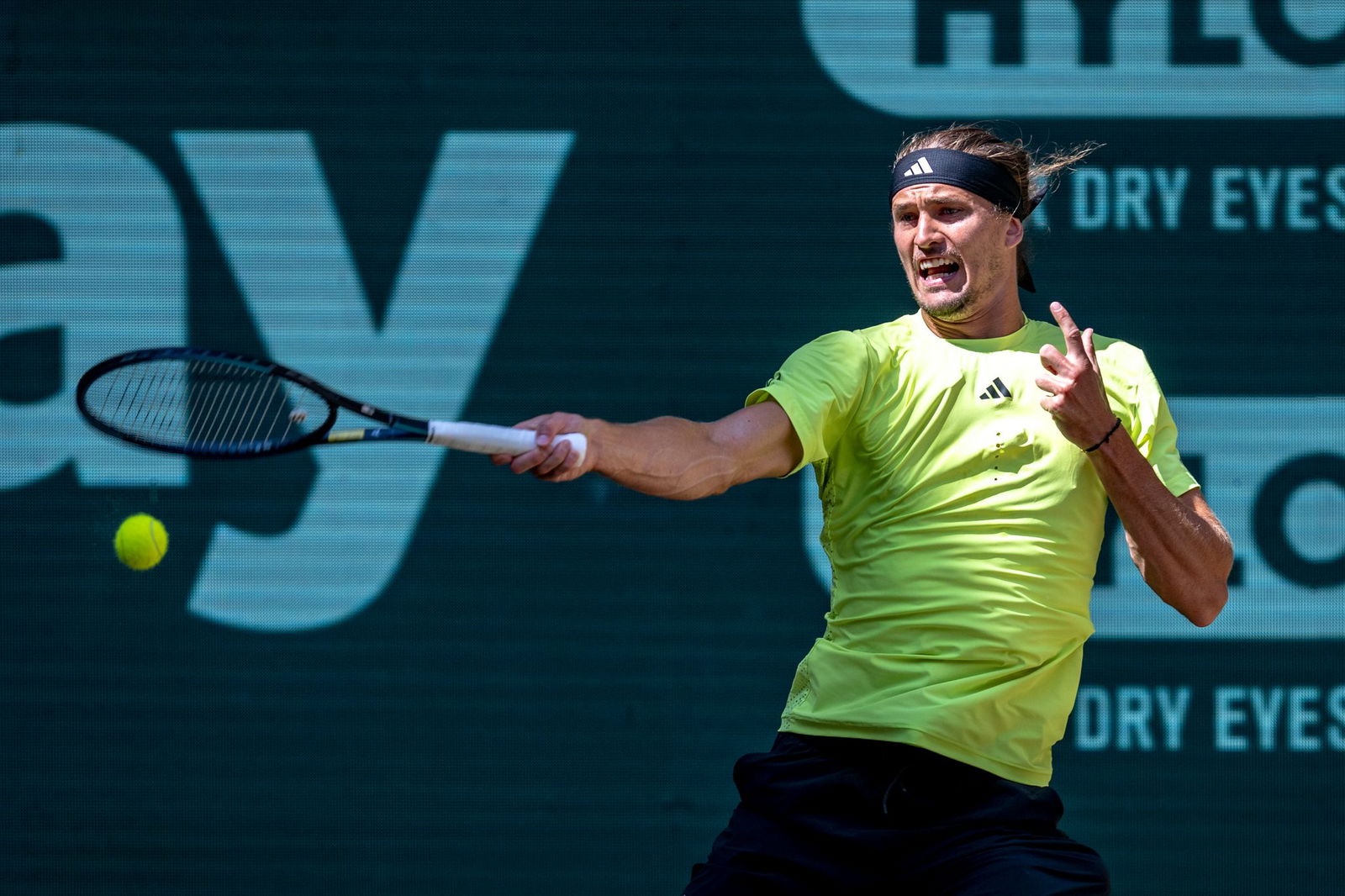 Alexander Zverev hat den Einzug ins Halle-Finale verpasst.