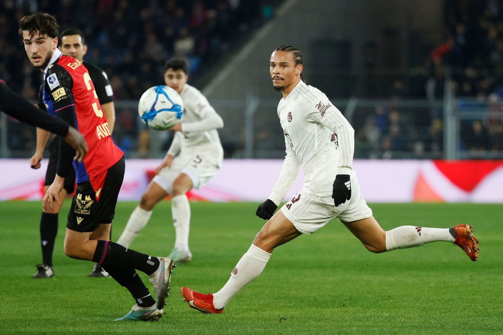 Leon Avdullahu (l.) wechselt von Basel nach Hoffenheim.