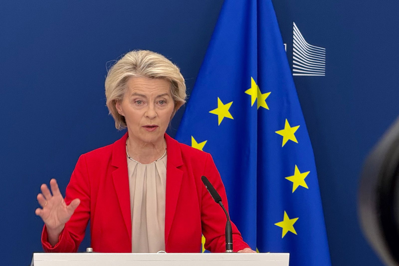EU-Kommissionspräsidentin Ursula von der Leyen stellt die Vorschläge für ein neues Sanktionspaket gegen Russland vor.