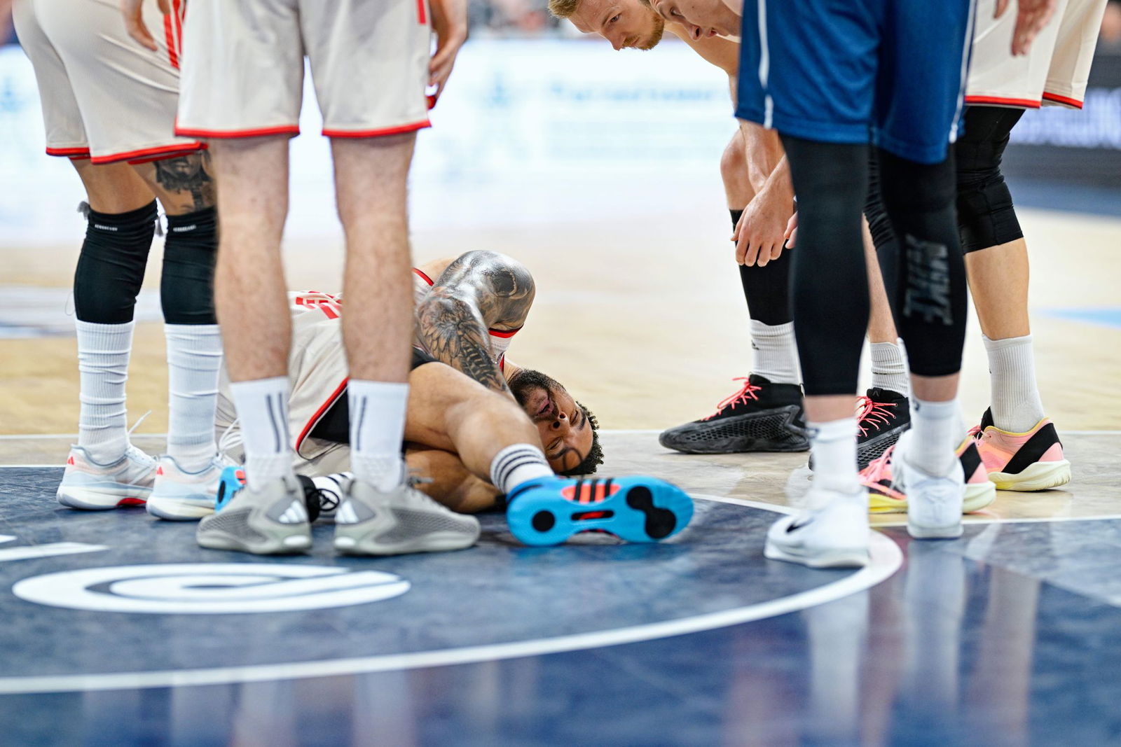 Münchens Elias Harris verletzte sich im Spiel in Heidelberg.
