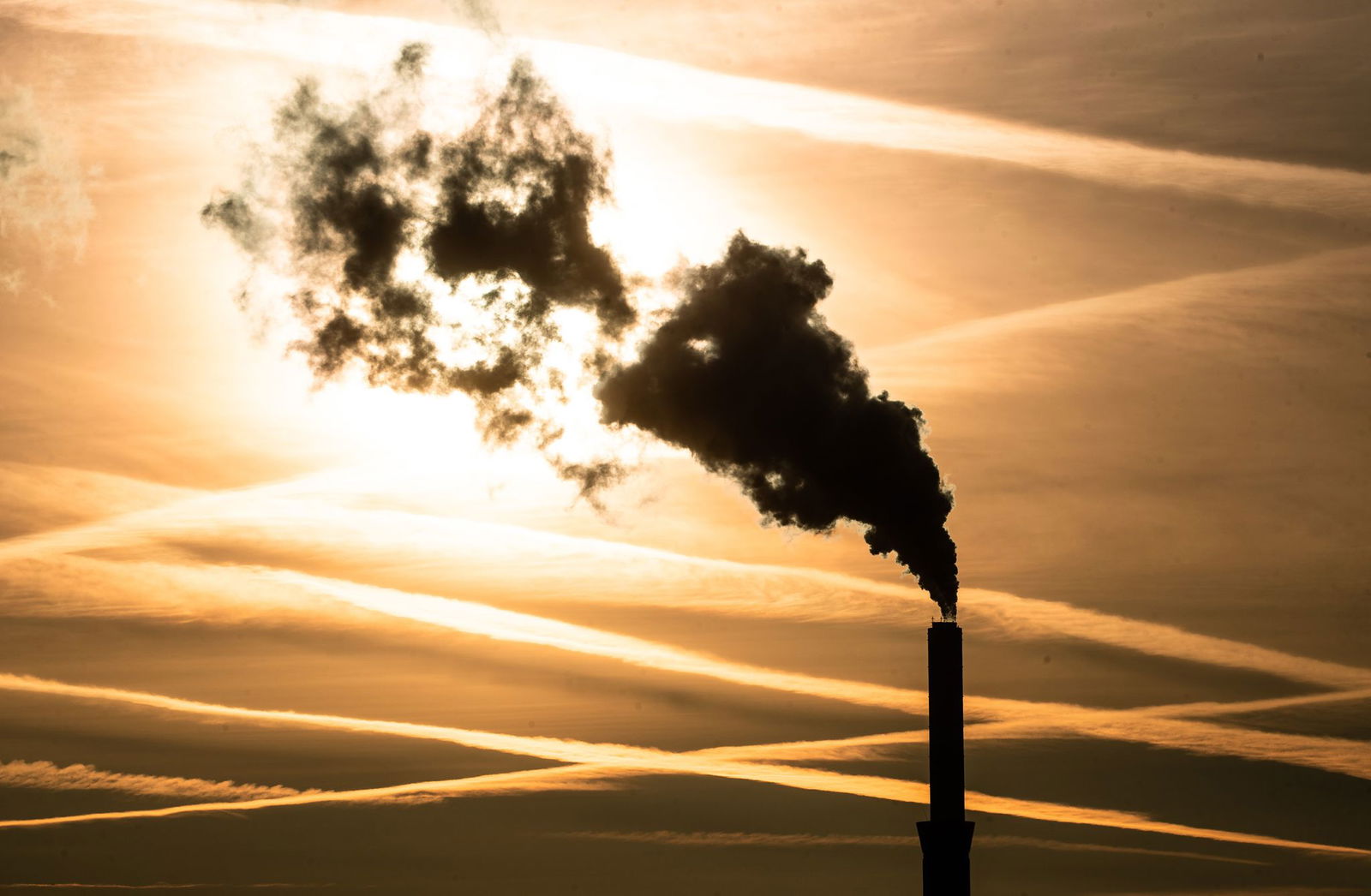 Bis 2030 will das Land seinen CO2-Ausstoß um 65 Prozent reduzieren. Dieses Ziel wird Experten zufolge aber nicht erreicht. (Symbolbild)