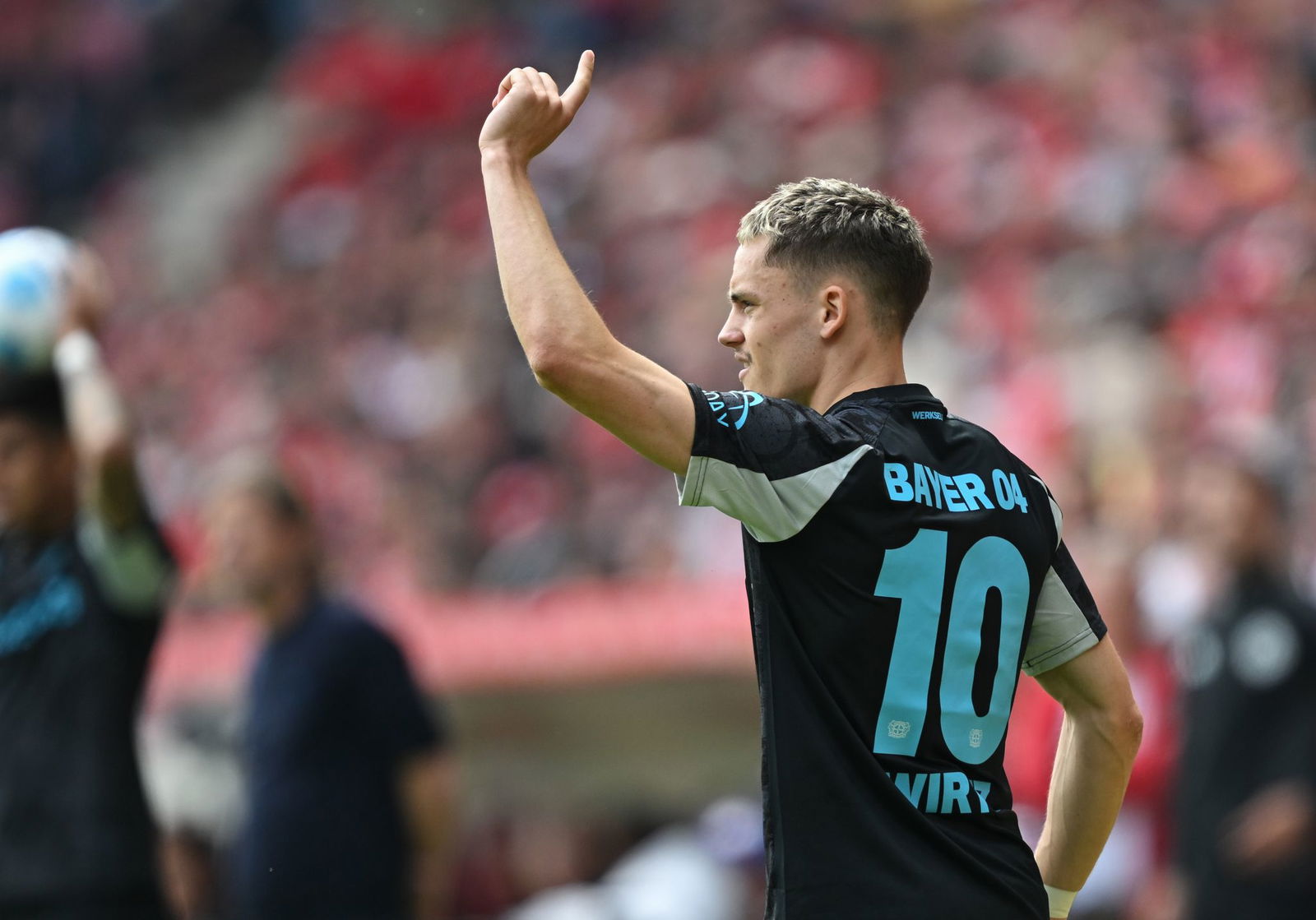 Zu einem Bericht um die Rückennummer 10 äußert sich Wirtz.