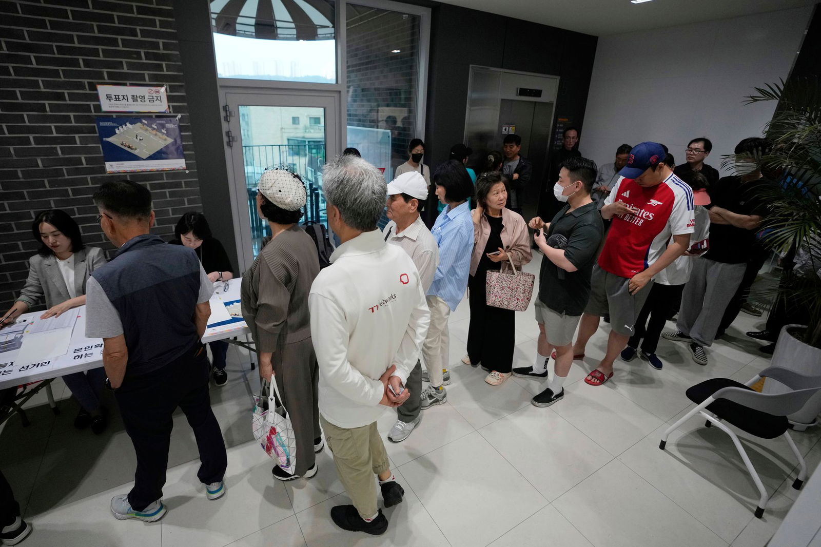 Rund 44 Millionen Menschen sind zur Wahl aufgerufen. 