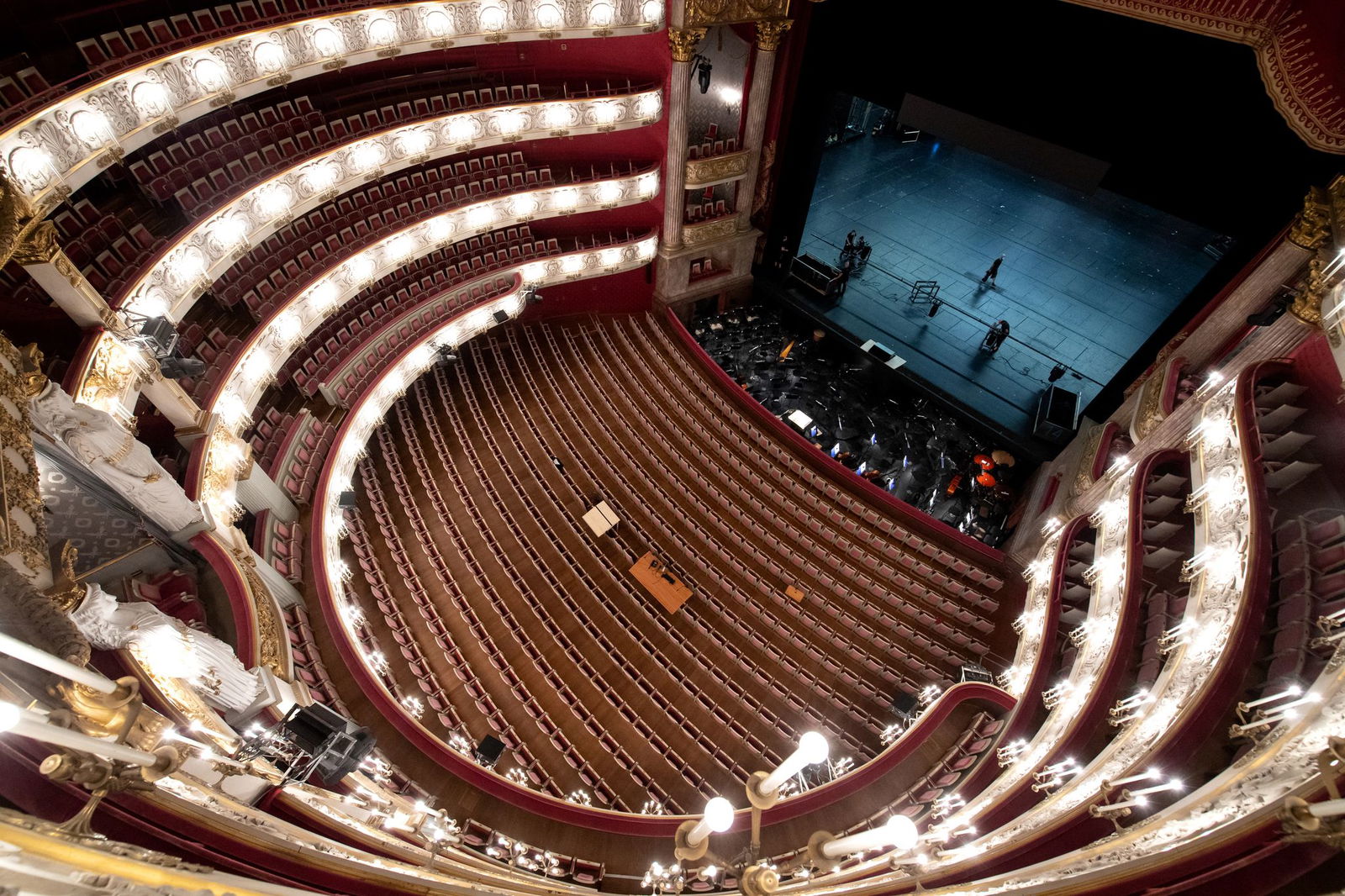 Blick in den Innenraum der Bayerischen Staatsoper in München. (Archivbild)
