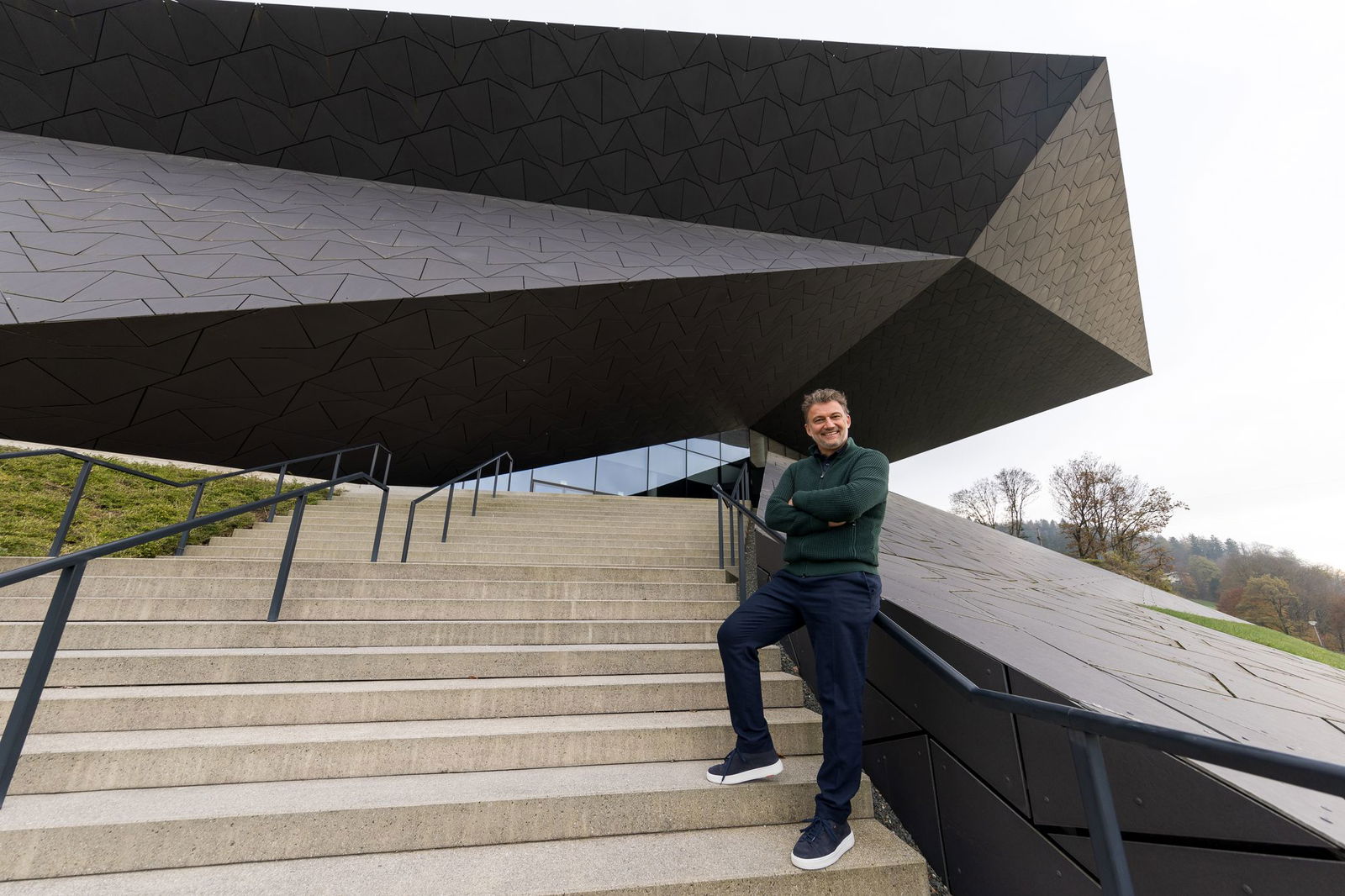 Jonas Kaufmann vor dem Festspielhaus in Erl. (Archivbild)
