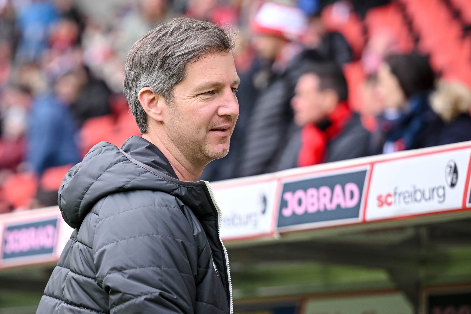 Sportvorstand Jochen Saier und der SC Freiburg sind kommende Saison wieder international dabei.