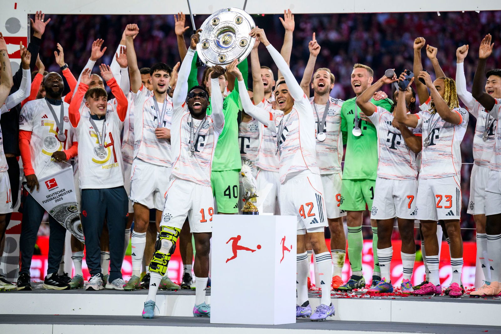 Die Münchner holten sich in der vergangenen Saison die Schale zurück.