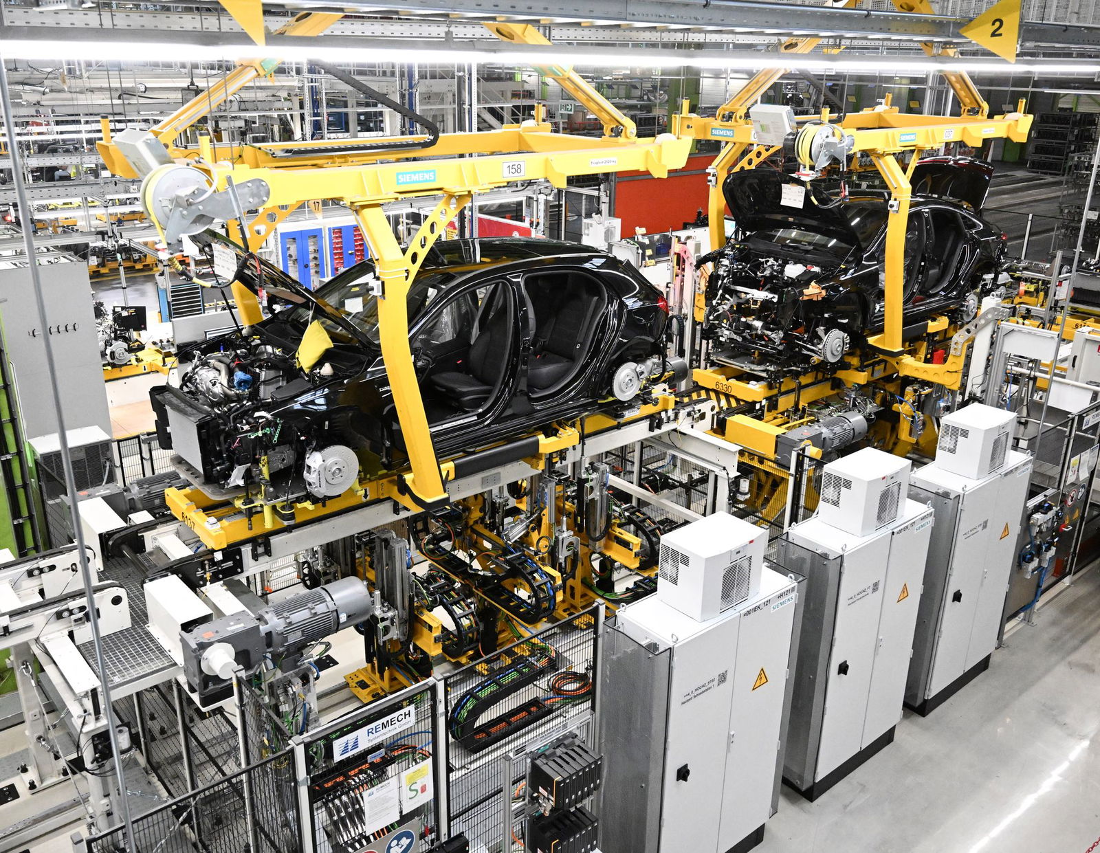 Die Beschäftigung in der Metall- und Elektroindustrie ist rückläufig. (Archivbild)