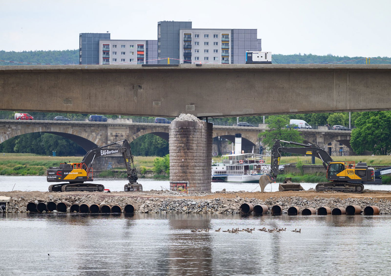 Brücken, Straßen, Energienetze: Die deutsche Infrastruktur soll mit Milliardenschulden modernisiert werden. (Archivbild)
