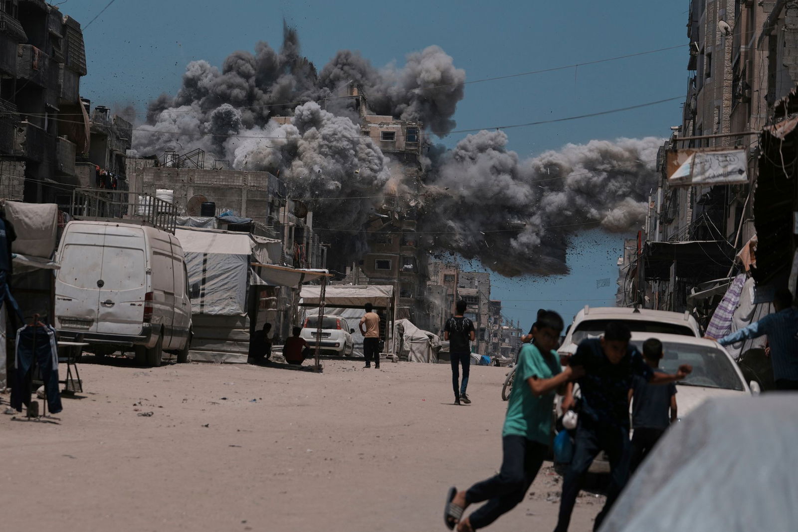 Israels Armee soll die Einsätze in Gaza ausweiten.  