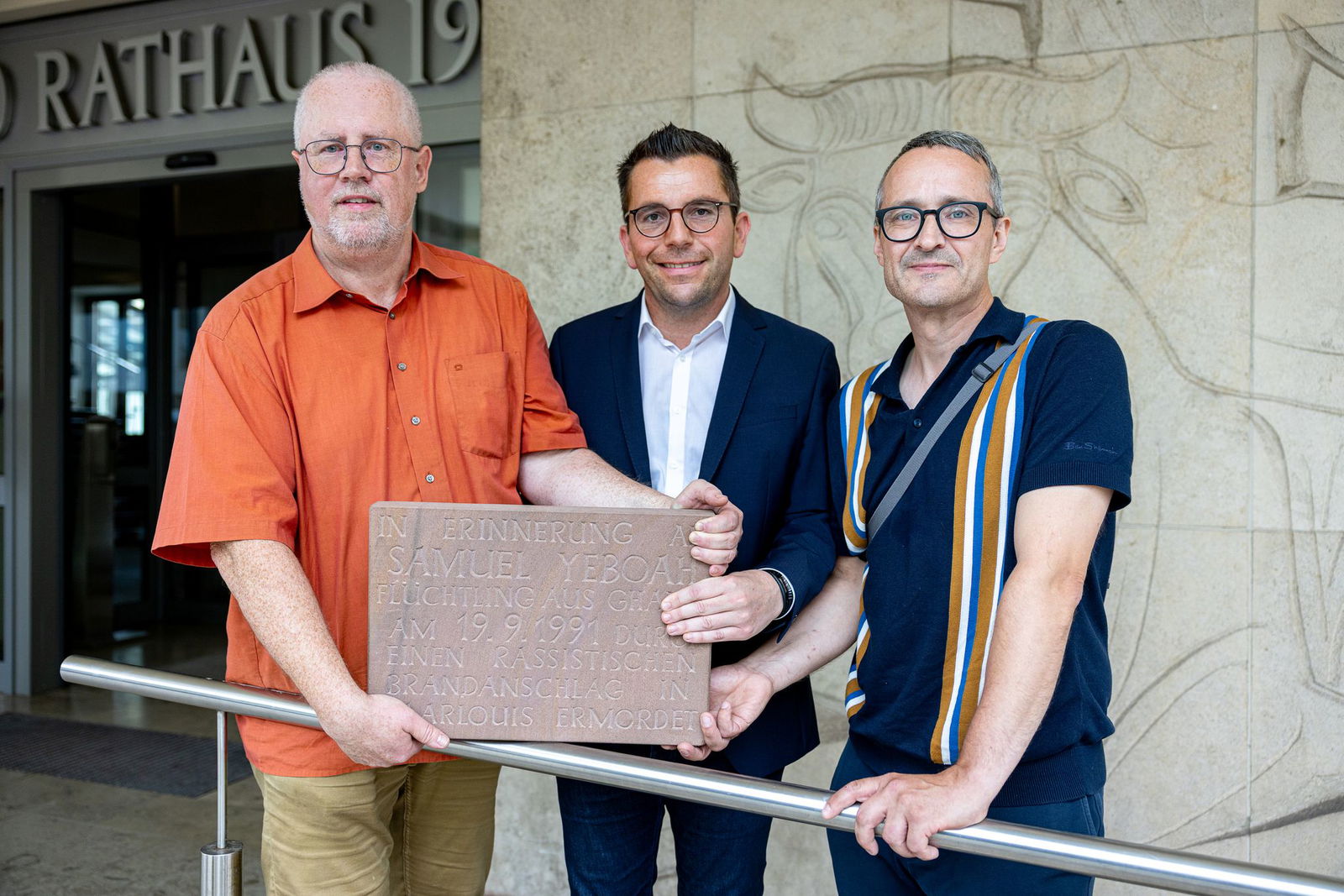 Die Gedenktafel wurde von der Organisation «Aktion 3. Welt Saar» als Leihgabe überreicht.