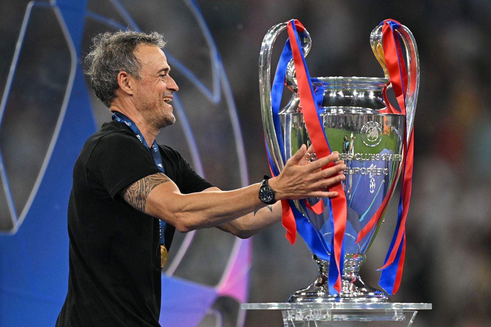 Trainer Luis Enrique wird von Désiré Doué sehr geschätzt.