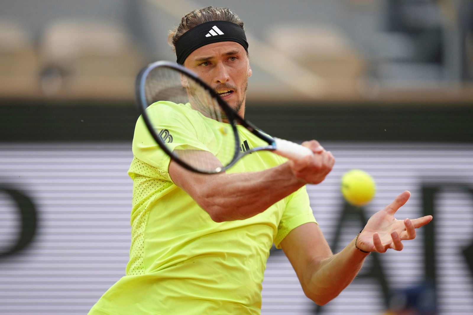 Alexander Zverev wird nach seinem Viertelfinal-Aus in Paris am Montag in Stuttgart erwartet.