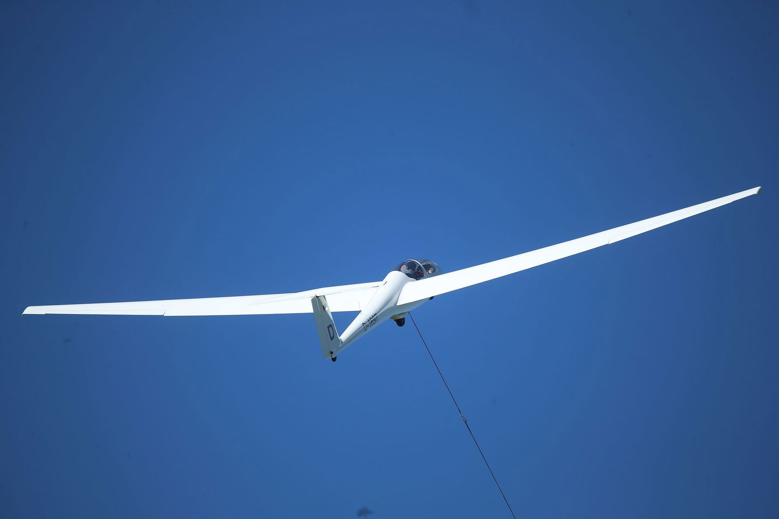 Im Steigflug soll das Segelflugzeug in Schwierigkeiten geraten sein. (Symbolbild)