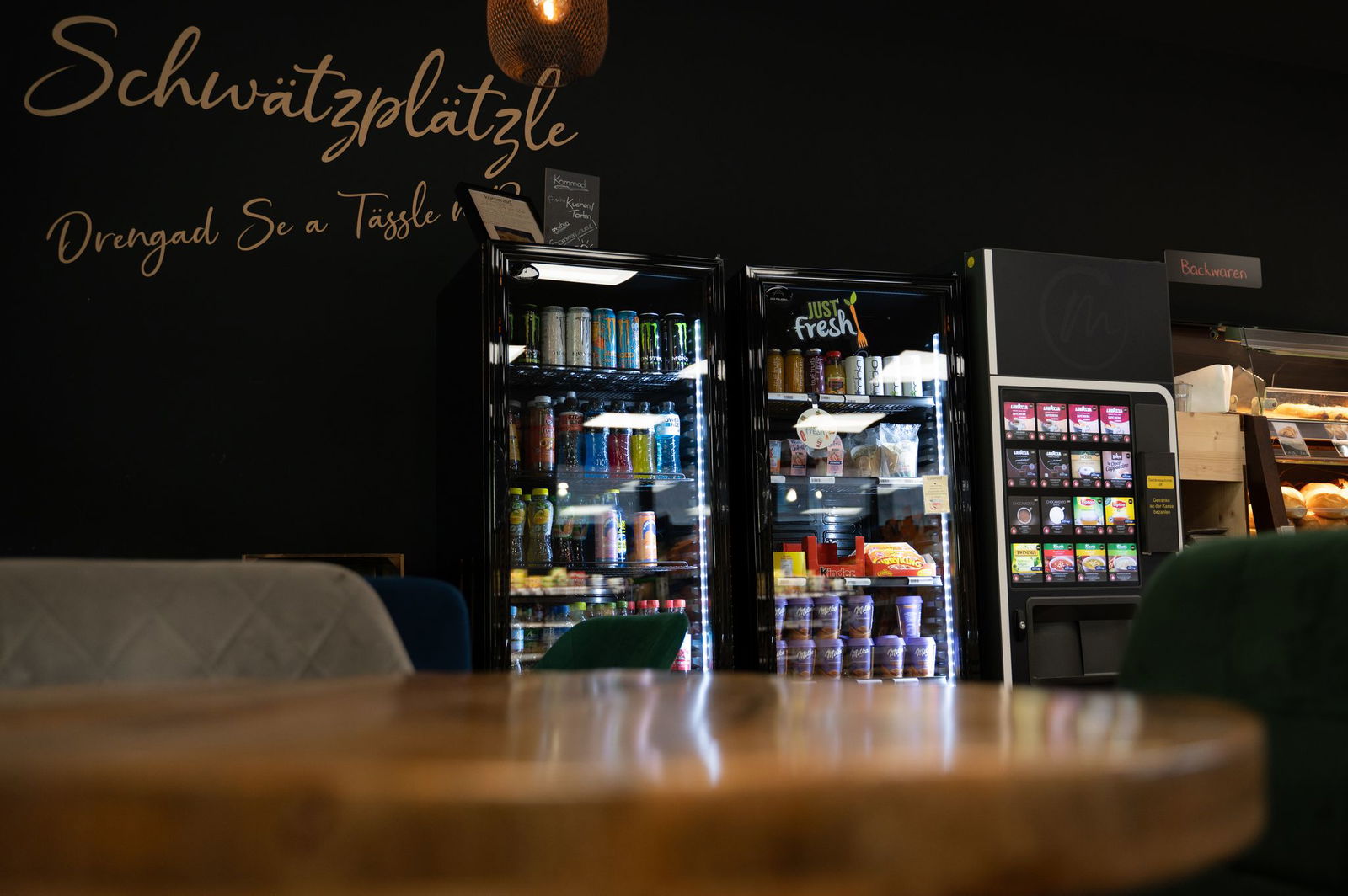 Die Mini-Supermärkte sind nicht dauerhaft mit Personal besetzt, sondern arbeiten meist automatisiert.