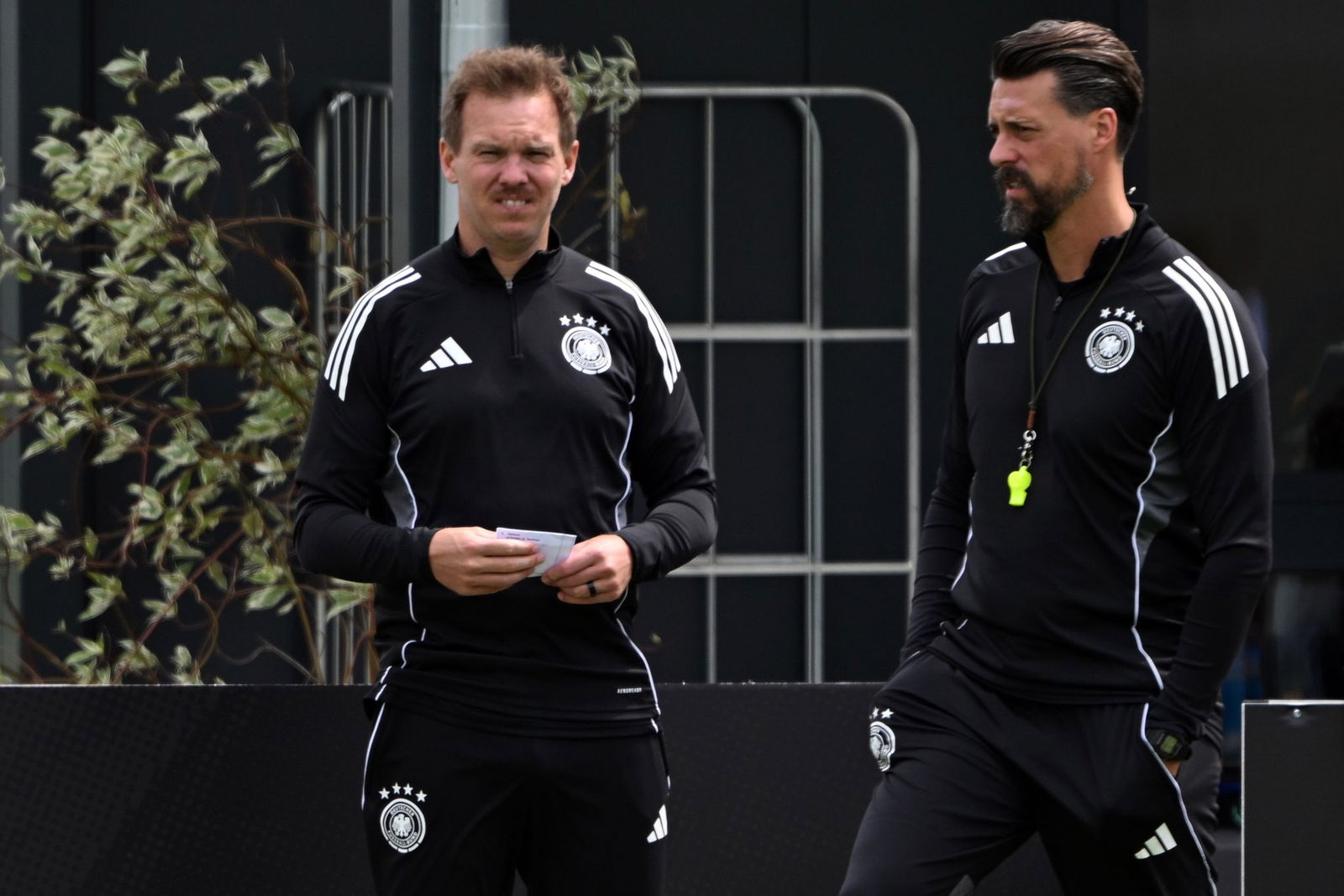 Julian Nagelsmann (l) und Sandro Wagner beim letzten gemeinsamen DFB-Training.