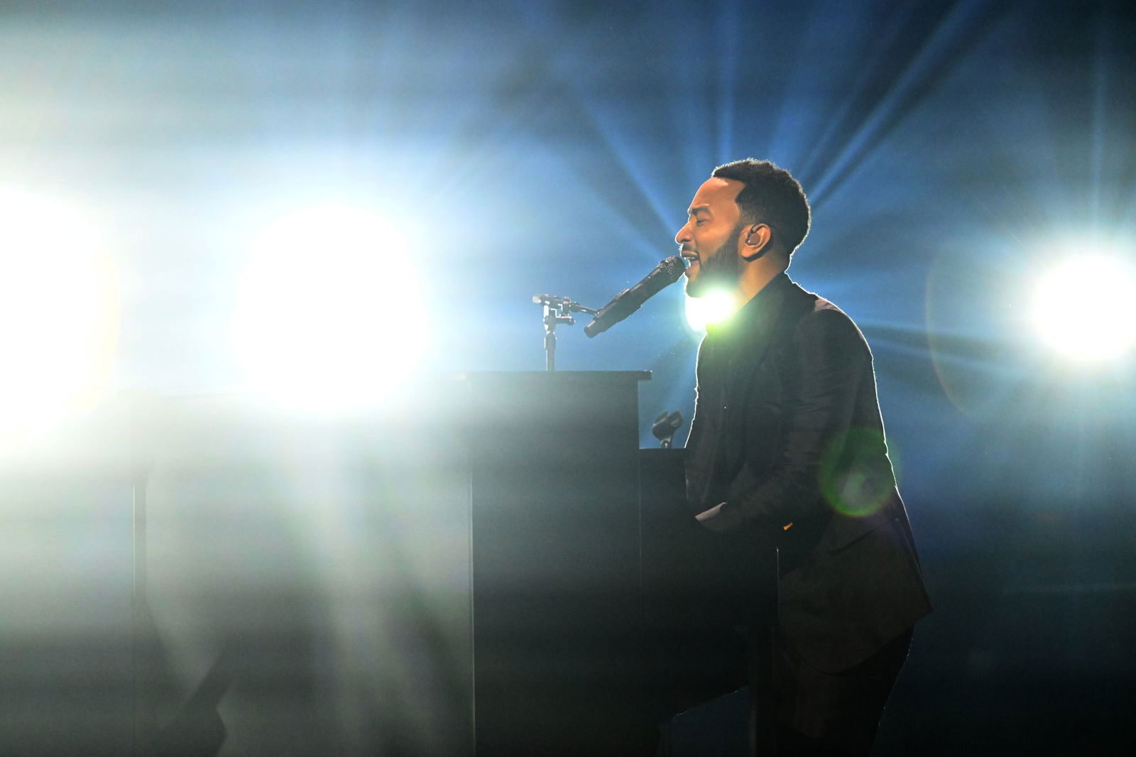 Die emotionalsten Momente gab es, wenn John Legend allein am Klavier saß.