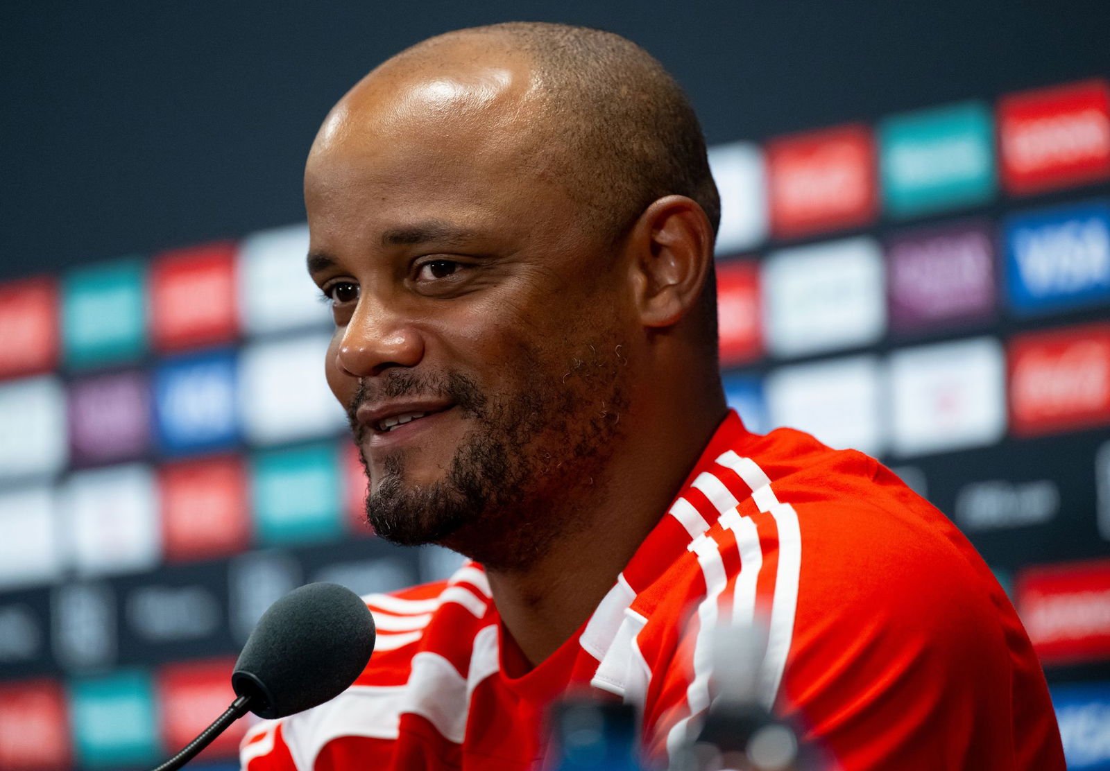 Vincent Kompany äußert sich in Miami vor dem letzten Spiel von Leroy Sané für den FC Bayern.