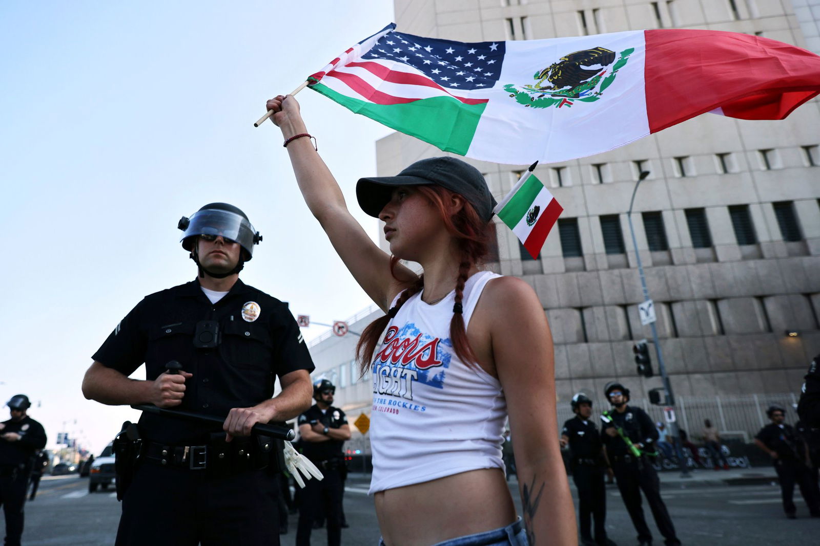 Demonstranten protestieren gegen die Festnahmen und Abschiebungen durch die US-Einwanderungsbehörde ICE.
